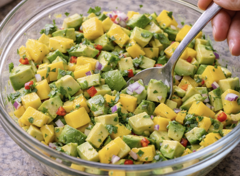 avocado-mango-salsa-mit-tortilla-chips_2