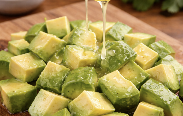 Lachs-Avocado-Salat mit Zitronen-Dill-Dressing_3