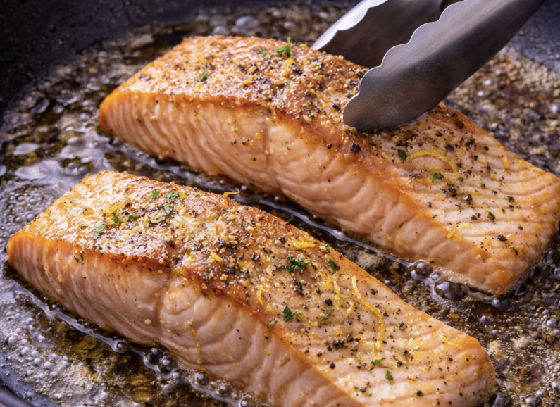 Gebratenes Lachsfilet mit Zitronen-Dill-Sauce & Ofenspargel_3