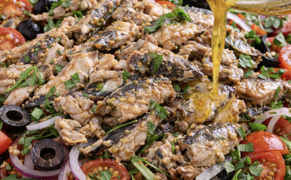 Mediterraner Sardinen-Salat mit Tomaten & Oliven_4