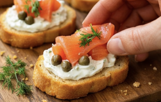 Geräucherte Lachs-Crostini mit Dill-Crème-fraîche_4