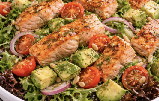 Lachs-Avocado-Salat mit Zitronen-Dill-Dressing_5