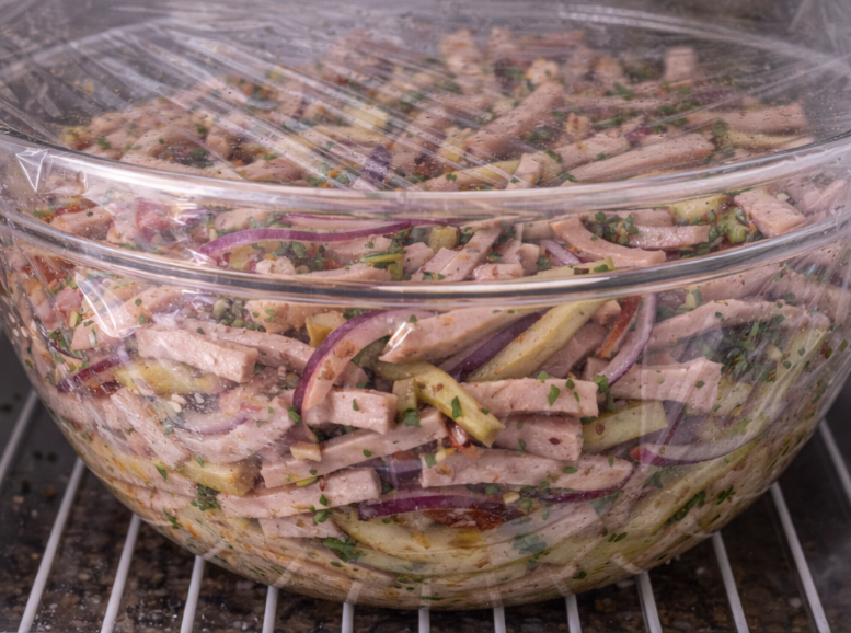 Bayerischer Wurstsalat mit Essiggurken_5