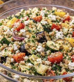 Couscous-Salat mit Ofengemüse & Feta