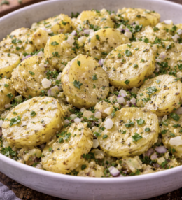 Kartoffelsalat mit Kräutern & Senfdressing