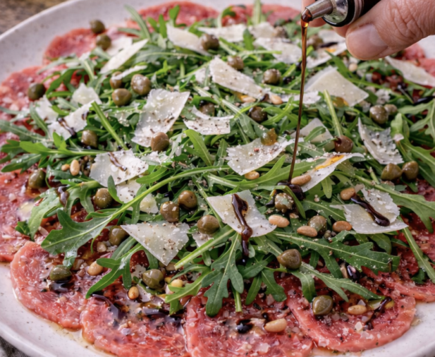 Rindercarpaccio mit Rucola und Parmesan_5
