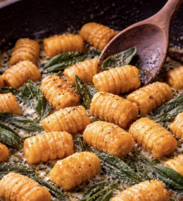Kürbis-Gnocchi mit Salbeibutter