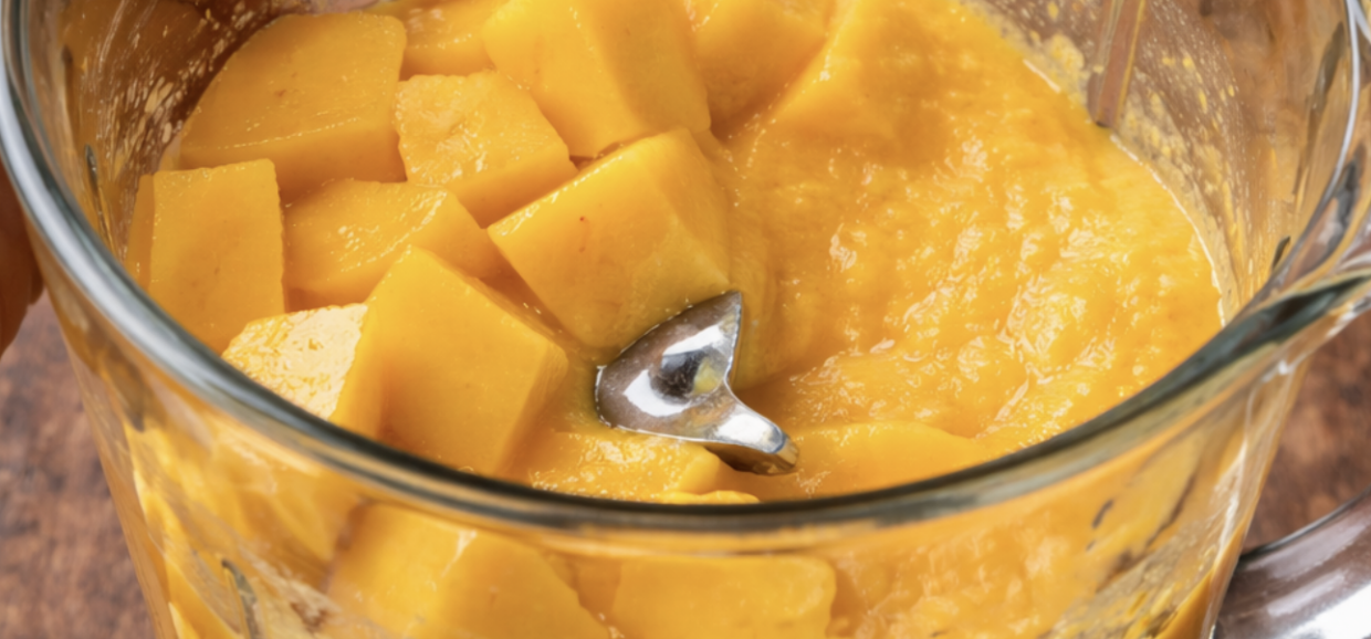Mango-Mousse mit Kokosflocken_1