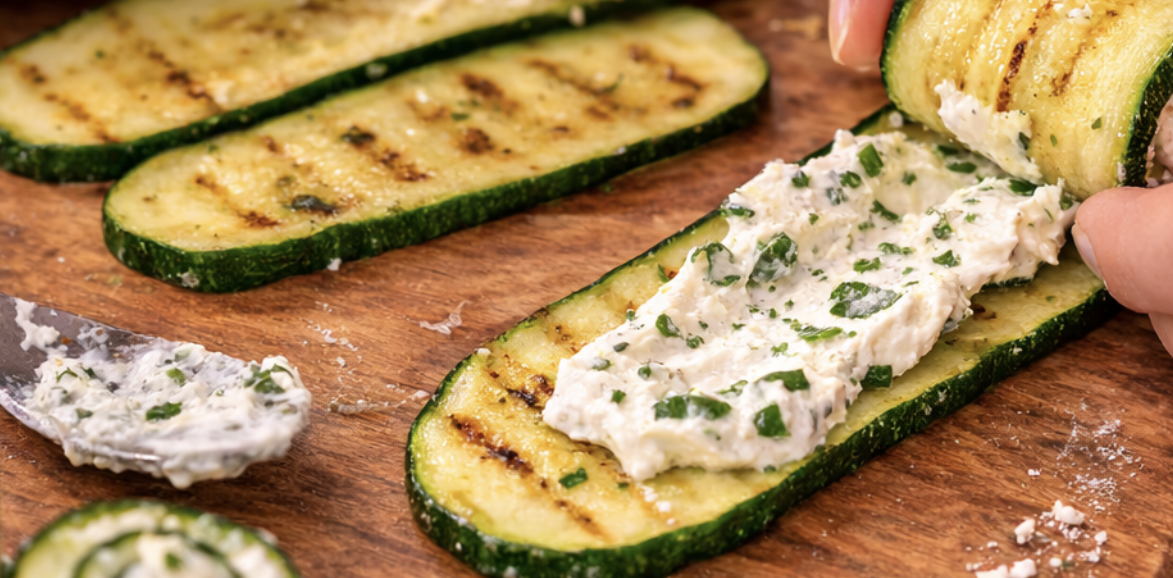 Gegrillte Zucchiniröllchen mit Frischkäse und Kräutern_5