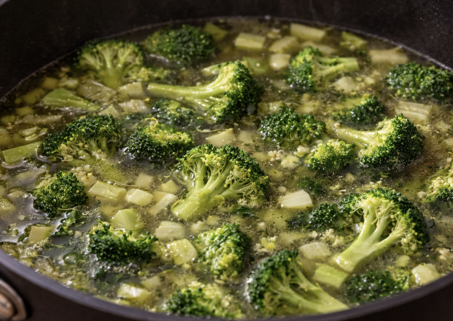 Brokkoli-Cremesuppe mit Mandeln_5