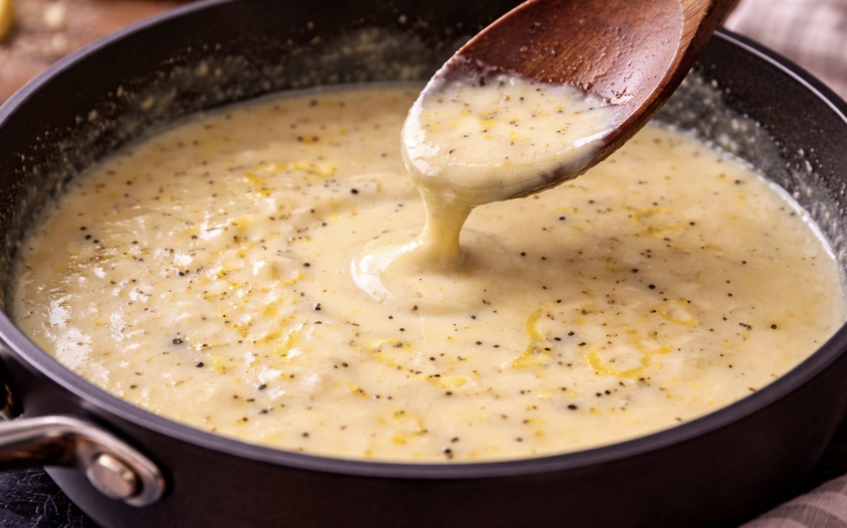 Lachsfilet mit Spinat und Zitronensauce_5