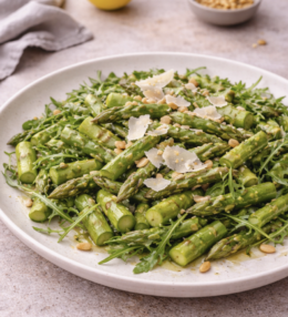 Grüner Spargelsalat mit Parmesan