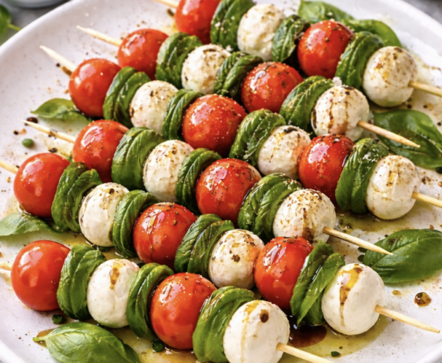 Caprese-Spieße mit Kirschtomaten und Mozzarella_6