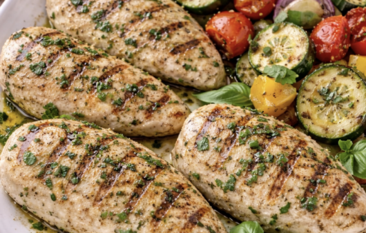 Gegrilltes Zitronen-Kräuter-Hähnchen mit Sommergemüse_6