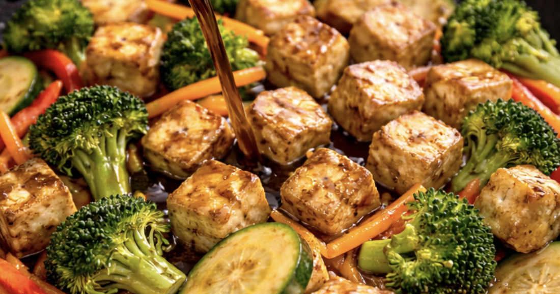 Gebratener Tofu mit Gemüse aus der Pfanne_6