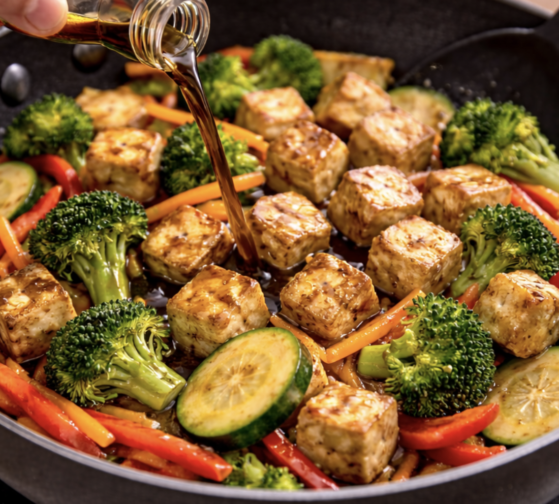 Gebratener Tofu mit Gemüse aus der Pfanne_6