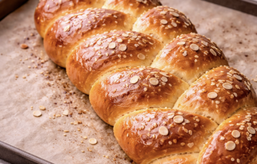 Brioche-Osterzopf mit Mandeln_7