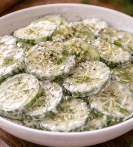 Gurken-Dill-Salat mit griechischem Joghurt