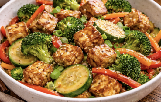 Gebratener Tofu mit Gemüse aus der Pfanne_7