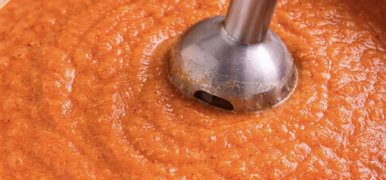 Paprika-Tomaten-Suppe mit Basilikum_7