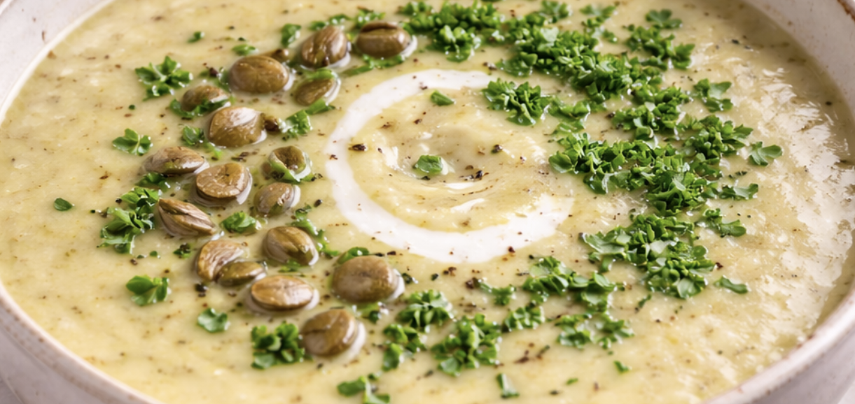 Selleriesuppe mit frischen Kräutern_8