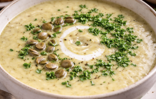 Selleriesuppe mit frischen Kräutern_8