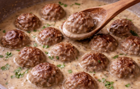 Köttbullar mit Preiselbeeren_8