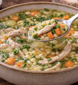 Klassische Hühnersuppe