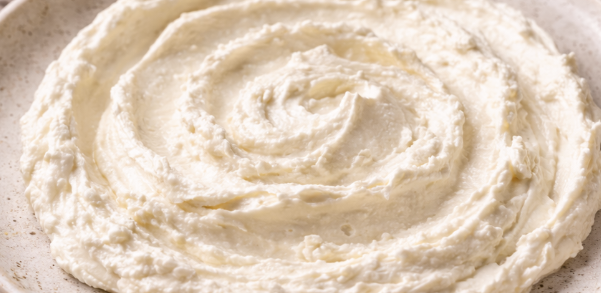 Whipped Ricotta mit Trüffelhonig & gerösteten Haselnüssen_3