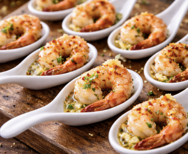 Knoblauchbuttergarnelen mit Chiliflocken in Minilöffeln_6